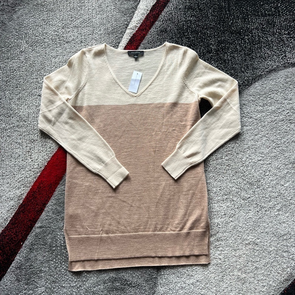Ann Taylor Two Tone V Neck Pullover Sweater